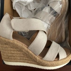 *brand new* Dr scholls wedges